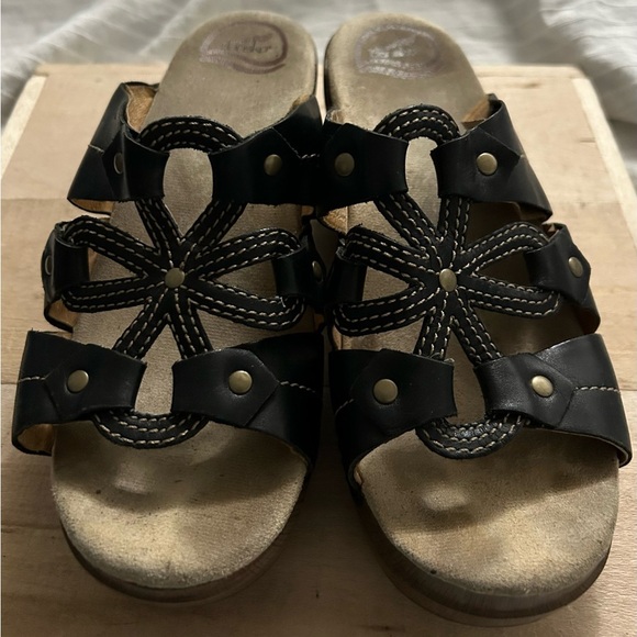 Dansko Serena Shoes Women’s Black Flower Wedge Slides Sandals/Clogs Size 9-9.5 - Picture 2 of 9